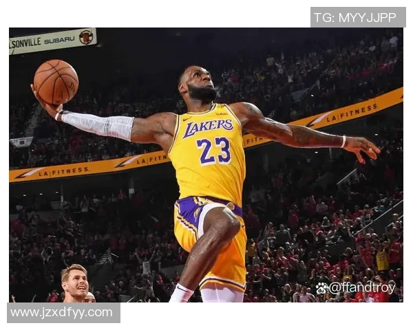 湖人队与热火队激战正酣谁将捧起总冠军奖杯的荣耀之夜 湖人队与热火队激战正酣谁将捧起总冠军奖杯的荣耀之夜